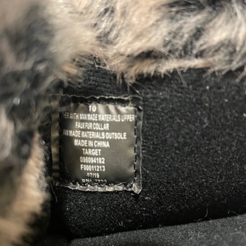 Universal Thread boots, size 10